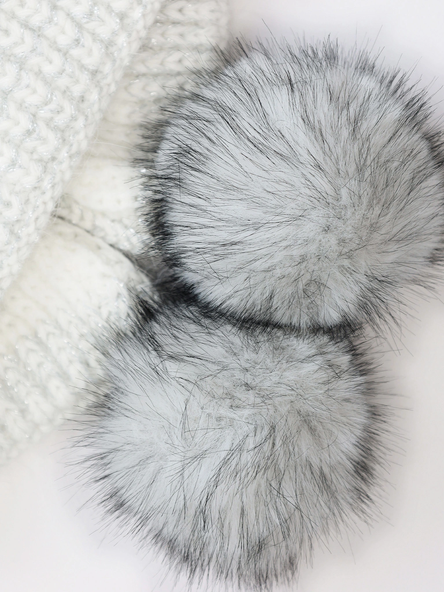 Шапка-капор из ангоры с нейлоном с меховыми помпонами с люрексом в ассортименте